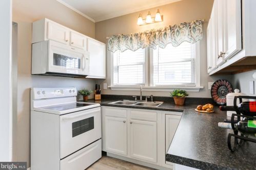 603 High St, Hummelstown PA 17036-1907 exterior