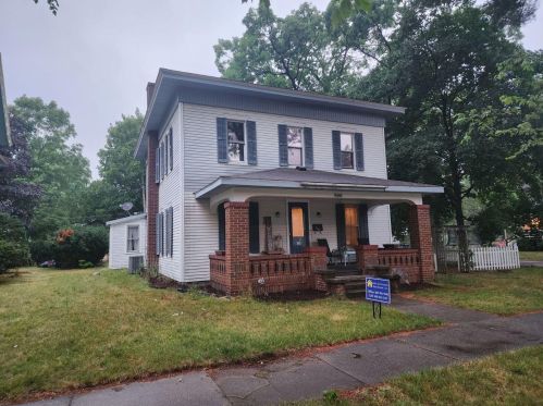 206 Michigan Ave, Dowagiac MI 49047-1908 exterior