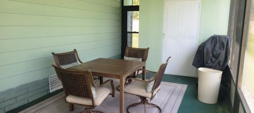 560 Natalie Dr, Fort Pierce FL 34952-7903 exterior