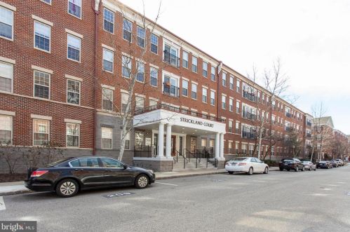 500 Admirals Way, Philadelphia PA 19146-5223 exterior