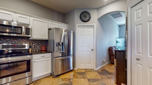 2081 Burlington St, Fort Pierce FL  34984-4350 exterior