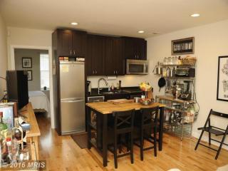 214 Patrick St, Alexandria VA  22314-2441 exterior