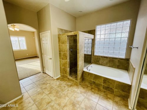 32016 23rd Ave, Phoenix AZ  85085-7050 exterior