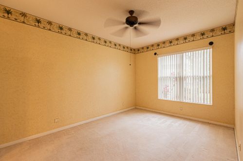 176 Bentley Cir, Fort Pierce FL  34986-2431 exterior