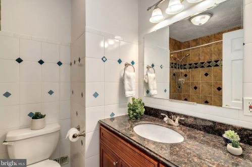 4216 Landgreen St, Rockville MD 20853-2731 exterior