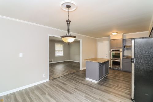 5240 Longmeadow Ln, Atlanta GA  30349-3124 exterior