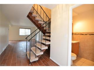 9478 Fernwood Dr, Cleveland OH  44138-2604 exterior