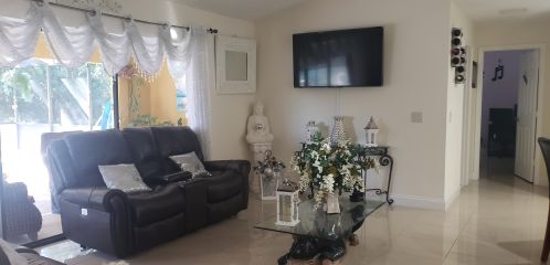 1118 Preston Ln, Fort Pierce FL 34983-3221 exterior