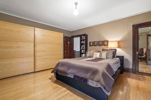 3019 Smt Ave, Milwaukee WI 53211-3463 exterior