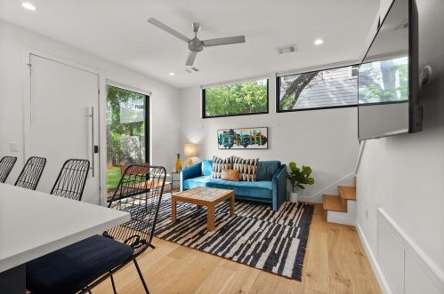 2414 Forest Ave, Austin TX  78704-5522 exterior