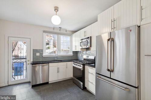 935 6th St, Philadelphia PA  19123-1405 exterior