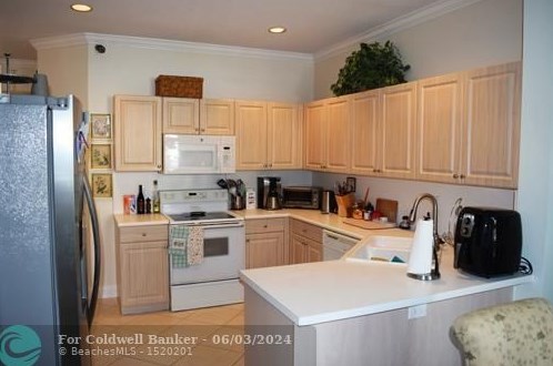 6576 Villa Sonrisa Dr, Boca Raton FL 33433-4014 exterior