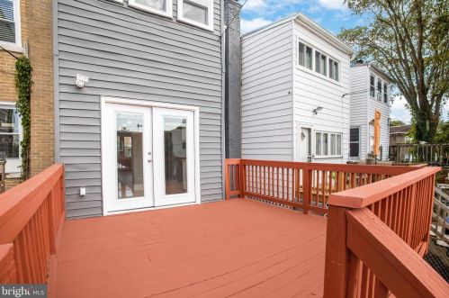 2704 6 St, Washington DC 20024-3800 exterior