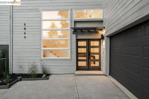 6869 Bristol Dr, Berkeley, CA 94705-1702