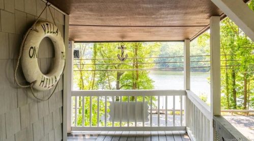 236 Roosevelt Dr, Seymour CT 06483-2118 exterior