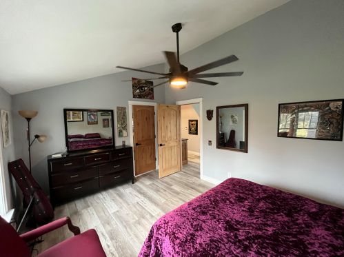 3202 Mirro Dr, Manitowoc WI 54220-9661 exterior