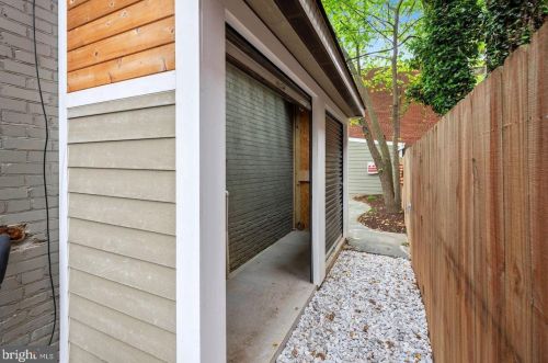 1533 Capitol St, Washington DC  20003-1508 exterior