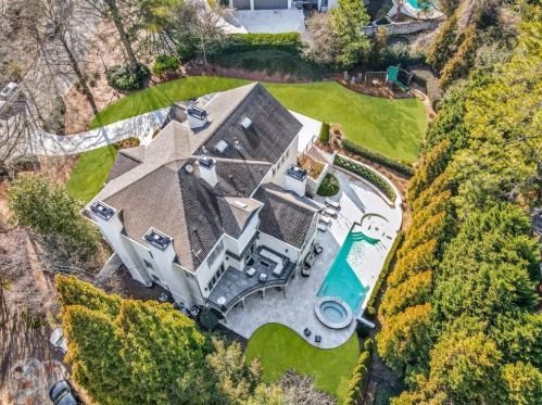 5625 Cross Gate Dr, Atlanta GA 30327-4815 exterior