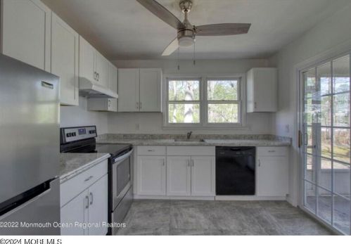 15 Swift Cir, Lakehurst NJ  08759-2949 exterior