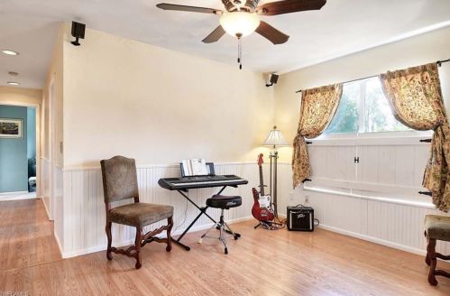 685 12 Ave, Naples FL 34120-6337 exterior