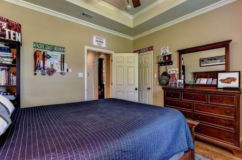 1757 Woodlake Rd, Denison TX 75021-8020 exterior