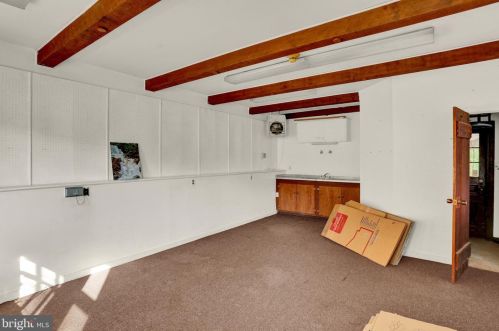 886 Vaughn Rd, Pottstown PA exterior