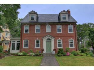 203 President Ave, Providence, RI 02906-5633