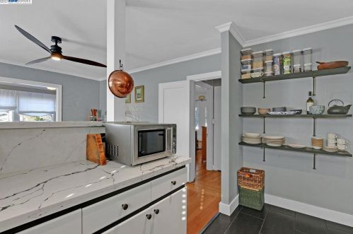 1460 Bancroft Way, Berkeley CA 94703-1759 exterior