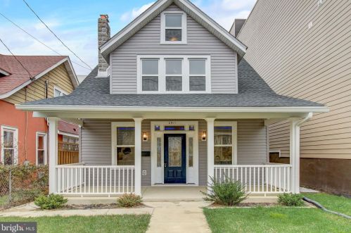 2911 17th St, Washington DC  20018-1825 exterior