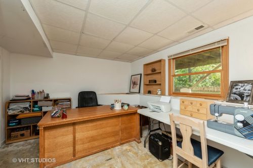 7515 Hickory Grv, Bull Valley IL 60097-8698 exterior