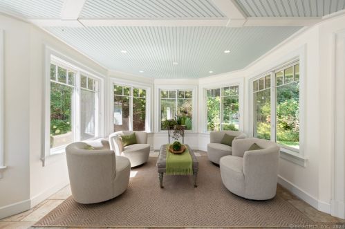 38 Pequot Trl, Westport CT 06880-2930 exterior