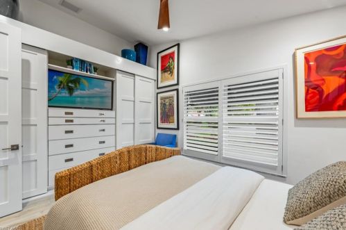 743 Reef Pt Cir, Naples FL 34108-8705 exterior