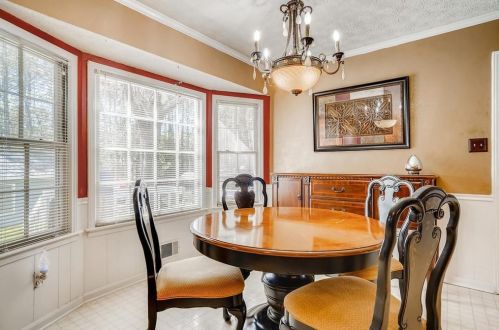 2377 Autumn Dr, Lithonia GA 30078-2605 exterior