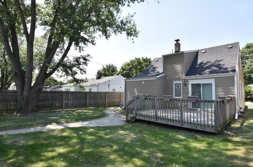 3350 84th St, Milwaukee, WI 53227-4610