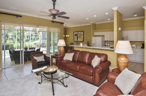 8801 Cedar Hammock Blvd, Naples FL 34112-3305 exterior