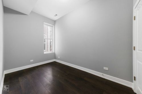 1307 Kedzie Ave, Chicago IL 60652-2602 exterior