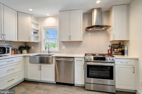 8436 Leaf Rd, Alexandria VA 22309-1708 exterior