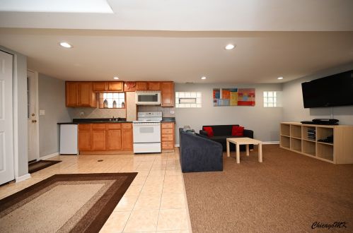 3807 Odell Ave, Chicago IL 60634-3404 exterior