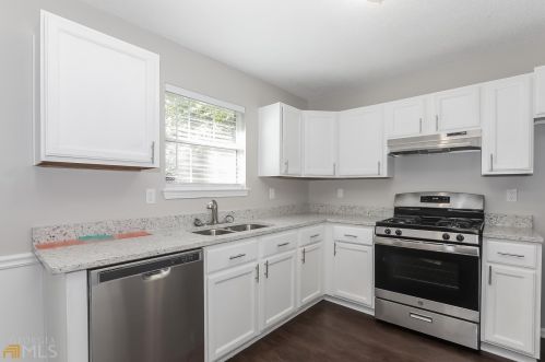 2526 Willenhall Way, Lithonia GA  30058-3886 exterior