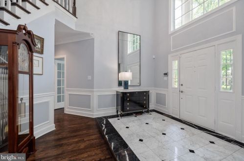 1941 Valleywood Rd, Mc Lean VA  22101-4931 exterior