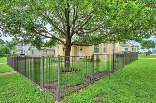 1408 47th St, Austin TX  78756-3011 exterior