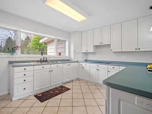 6613 Hartlaub Lk Rd, Manitowoc WI 54220-8845 exterior