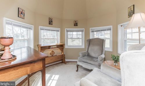 206 S St, Washington DC  20002-1571 exterior