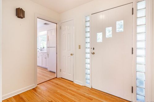 12 Dogwood Rd, North Haven, CT 06473-2912