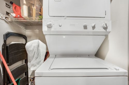 843 Mozart St, Chicago IL 60622-4417 exterior