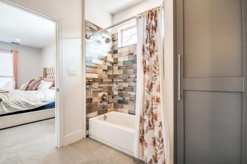 3826 Aransas St, Dallas TX 75212-1307 exterior