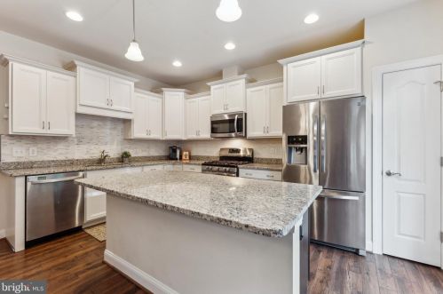 6291 Alforth Ave, Alexandria VA  22315-3202 exterior