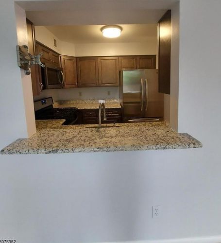 18 Malanga Ct, Scotch Plains NJ  07076-1642 exterior