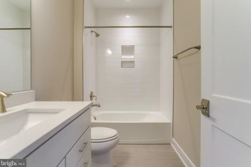 920 Darton Dr, Alexandria VA 22308-2021 exterior