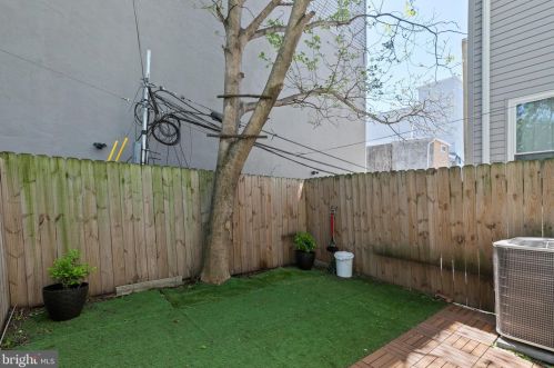 1503 19 St, Philadelphia PA 19145-1440 exterior